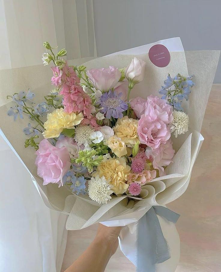 Secret Garden Wonders: Aromatic Bouquet Delight